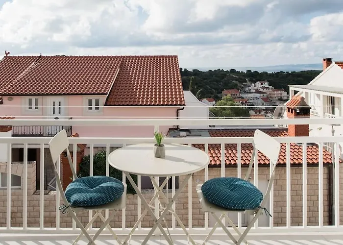 Walk To The Beach From A Cool And Modern Apartment