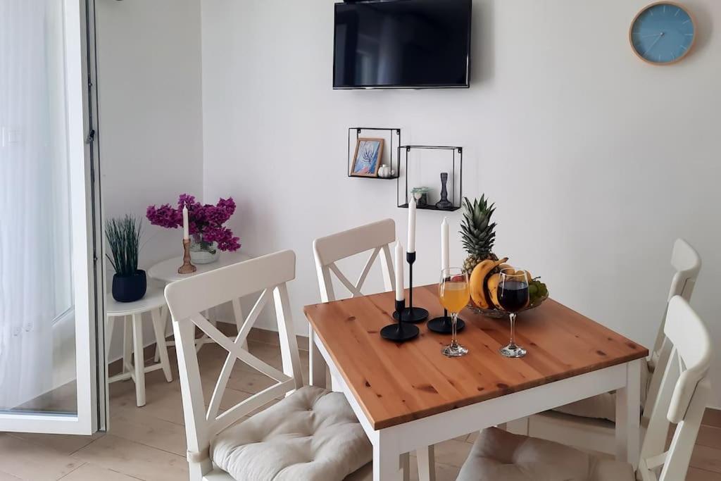 Apartament Walk To The From A Cool And Modern *